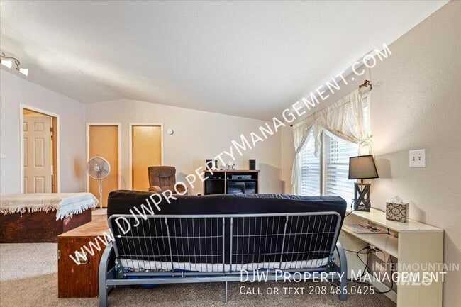 Foto del edificio - 3320 Airport Rd