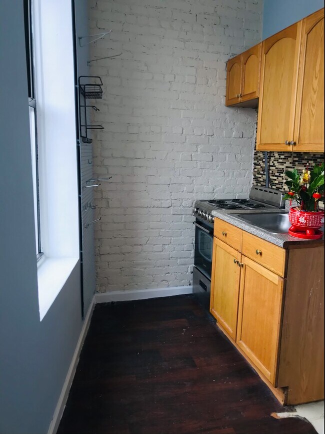 Cocina - 6921 Fort Hamilton Pky