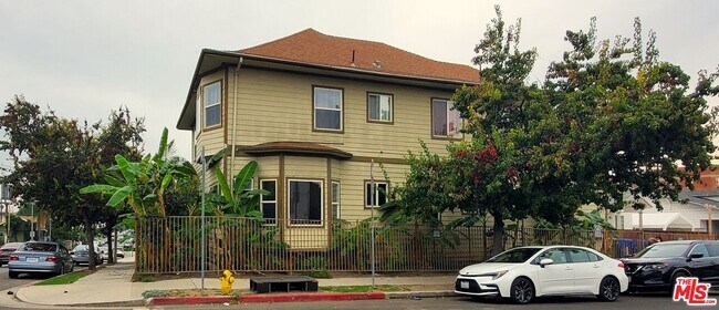 Building Photo - 125 N Benton Way