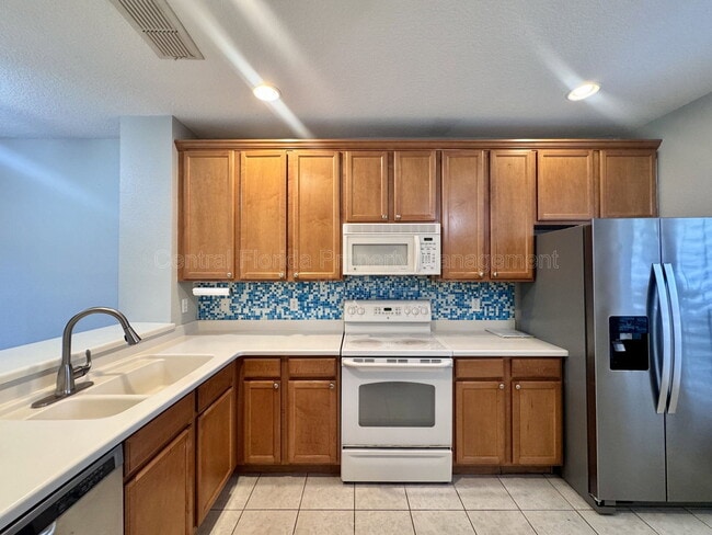 Foto del edificio - 3411 Wilshire Way Rd