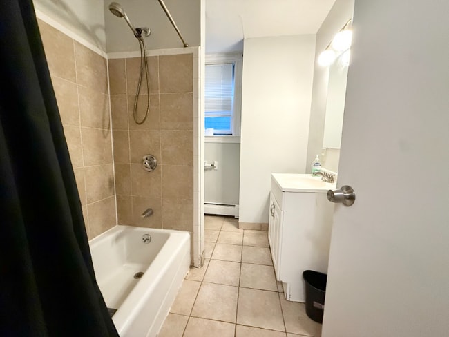 Photo - 101 1/2 Calumet St Apartment