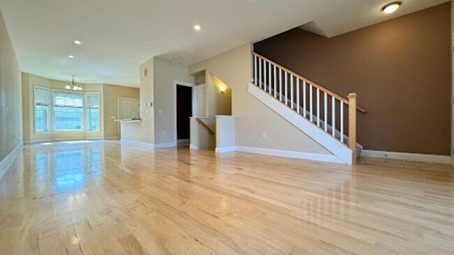 Foto del edificio - $1,800 | 2 Bedroom, 2.5 Bathroom House | P...