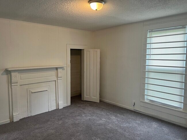 Foto del edificio - 2 bedroom 1 bath house