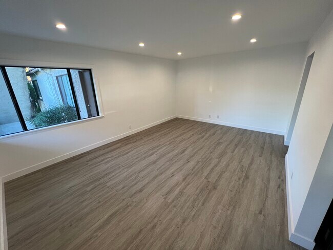 Living Room - 12658 Oxnard St
