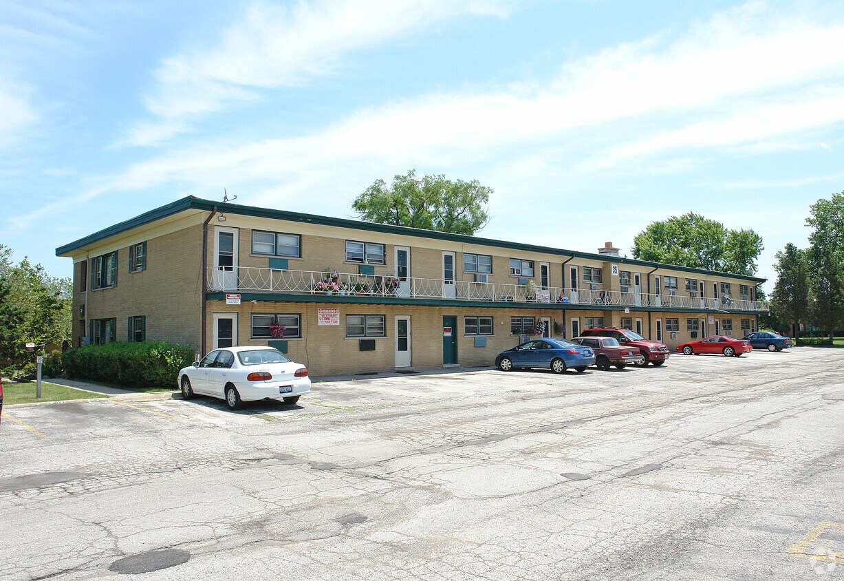 Primary Photo - 35 King Arthur Dr
