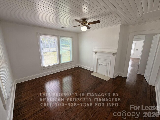 Foto del edificio - 1604 Carolina Ave