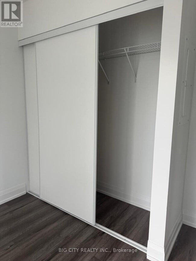 Building Photo - 20 Soudan Ave