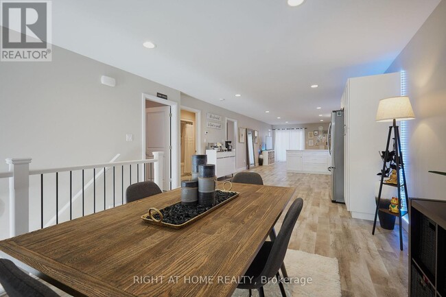 Building Photo - 42 Moonstone Cres