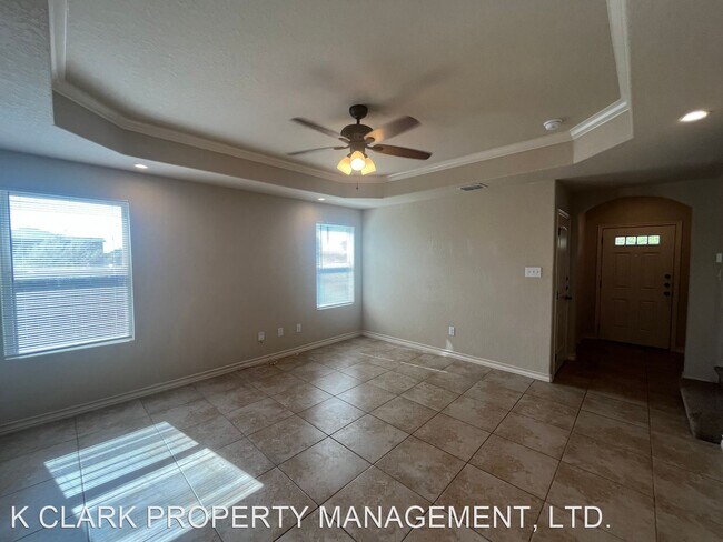 Foto del edificio - 3 br, 2.5 bath House - 6918 LAKEVIEW DR #102