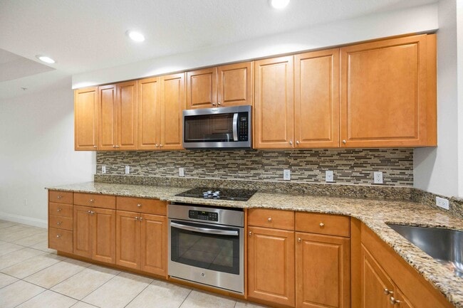 Building Photo - 606 Riviera Dunes Way
