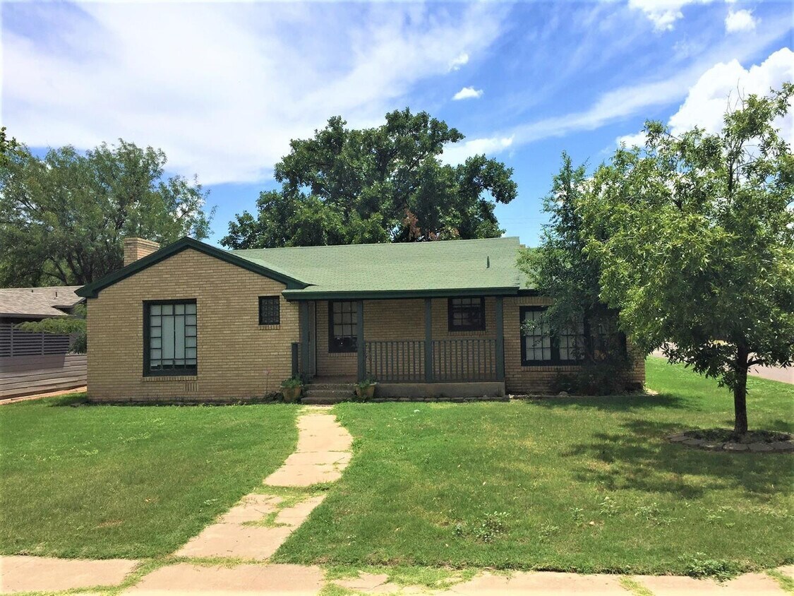 Foto principal - 3119 26th St