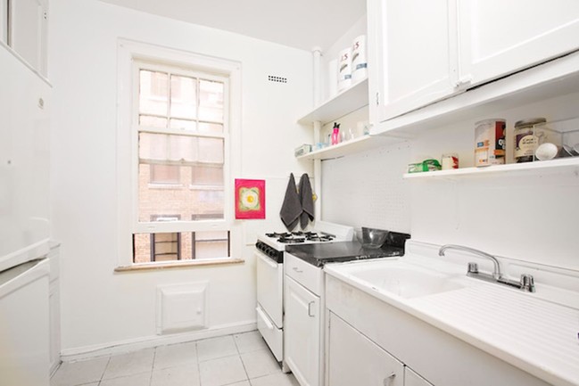 Building Photo - 6 East 97th Street