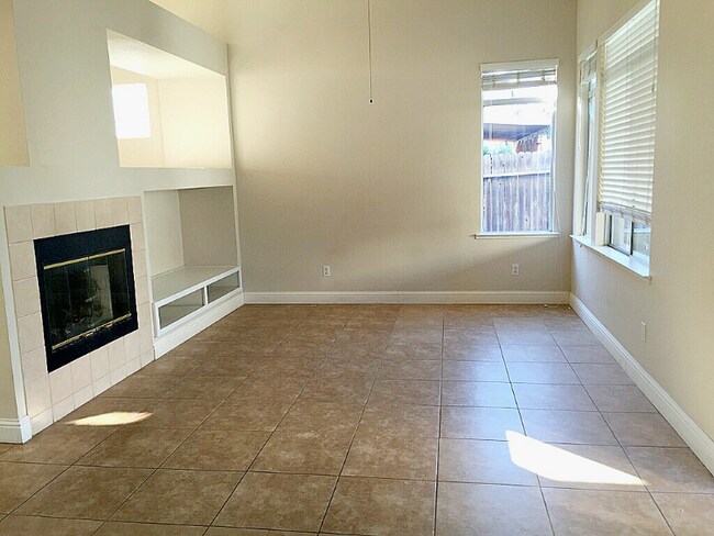 Foto del edificio - 1073 Barnes Cir