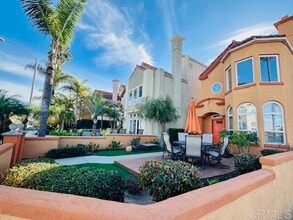 Building Photo - 597 N Cleveland St