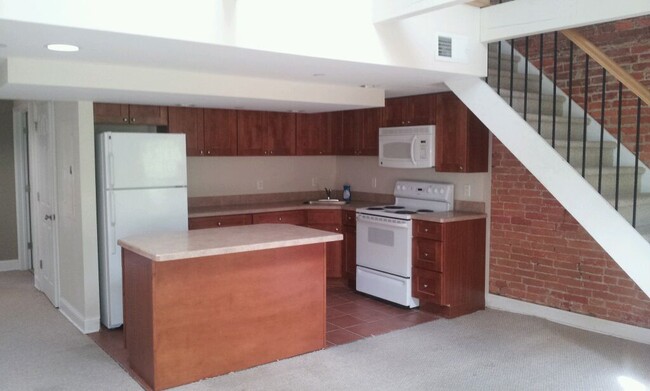 KITCHEN - 101 S Warren St