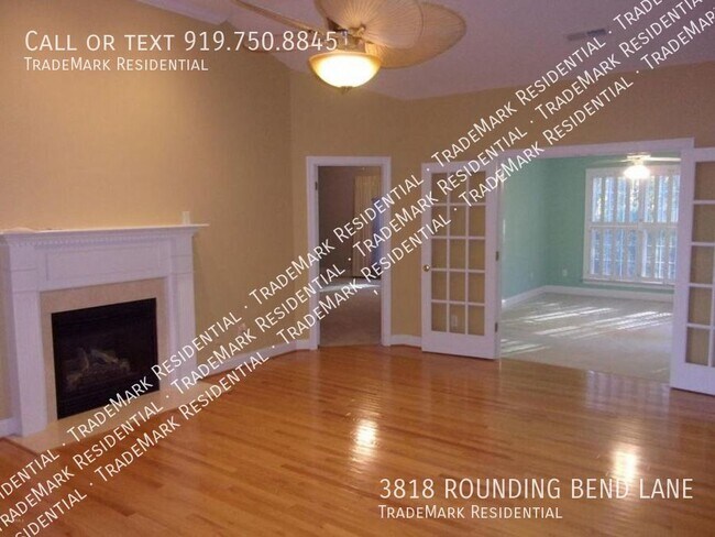 Foto del edificio - 3818 Rounding Bend Ln