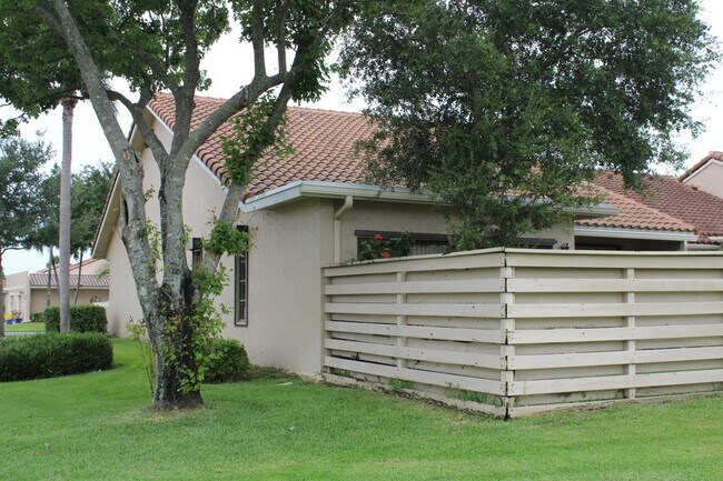 Building Photo - 21541 Altamira Ave