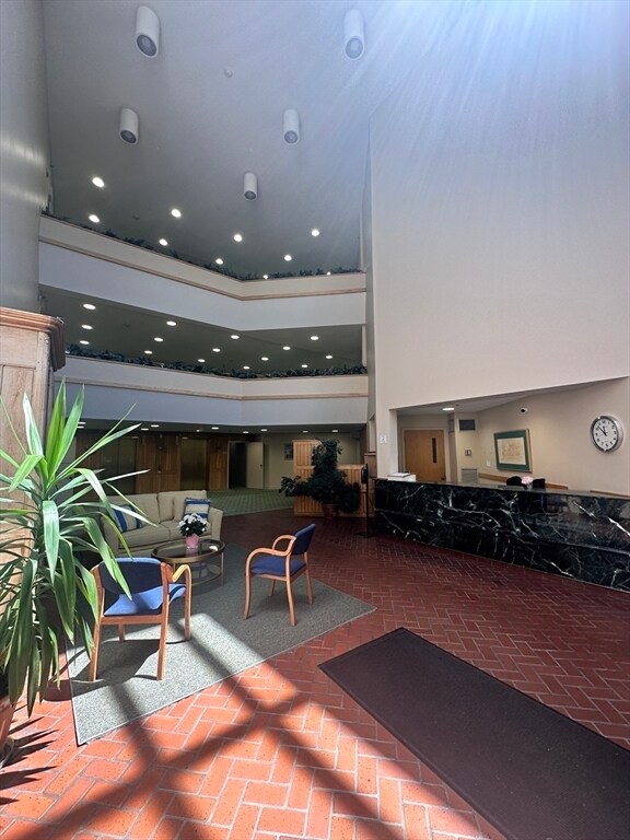Foto del edificio - 100 Rosemary Way