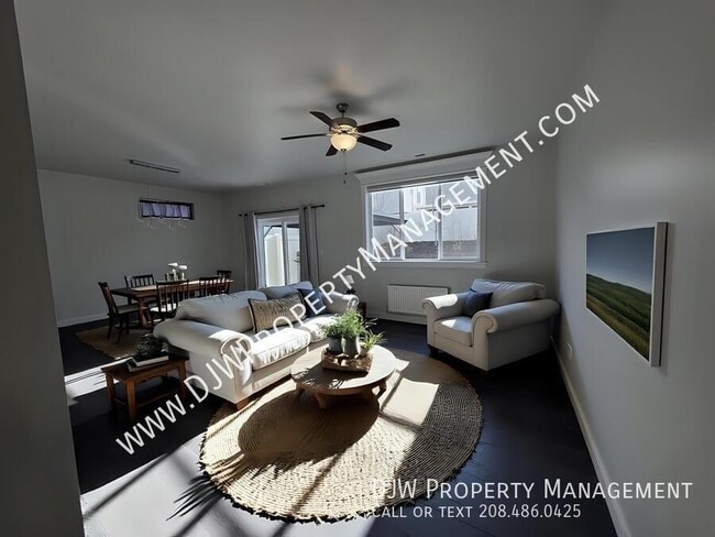 Building Photo - 2351 E Danzee Dr