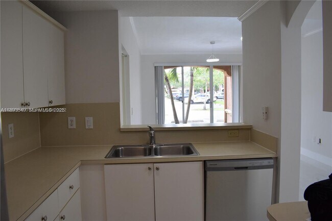 Building Photo - 6540 NW 114th Ave