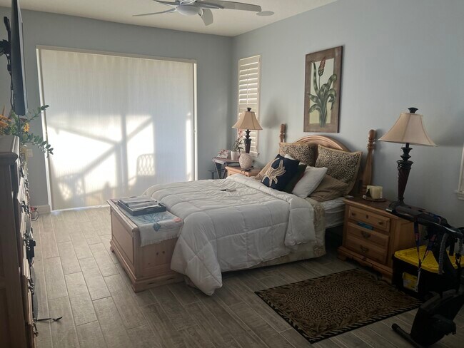 Foto del edificio - 2704 Little Country Rd