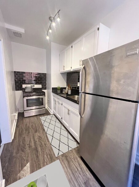 Foto del edificio - 687 Shatto Pl