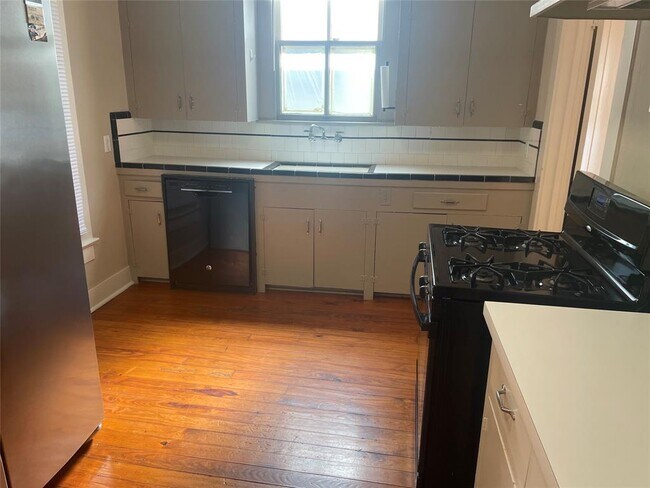 Foto del edificio - 1216 Postoffice St