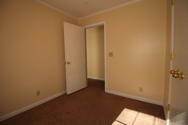 Building Photo - 5 Potomac Ct