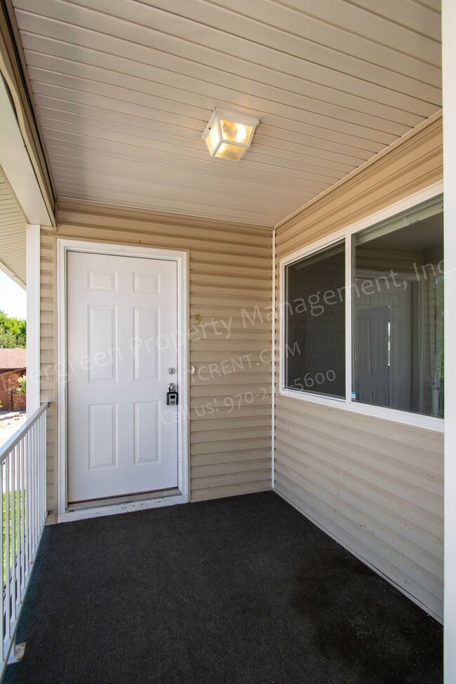 Building Photo - 2147 27th Ave Ct