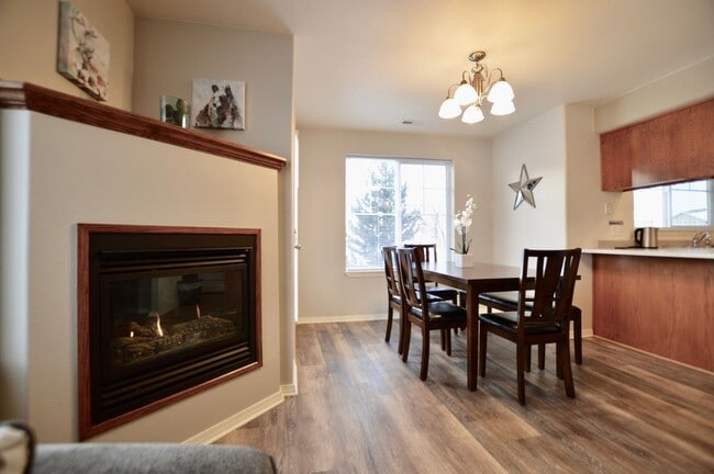 Building Photo - 1094 Longbow Ln