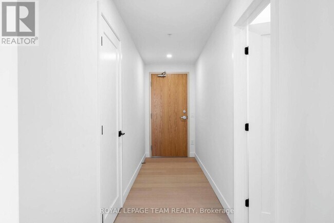 Photo du bâtiment - 398 Roosevelt Ave