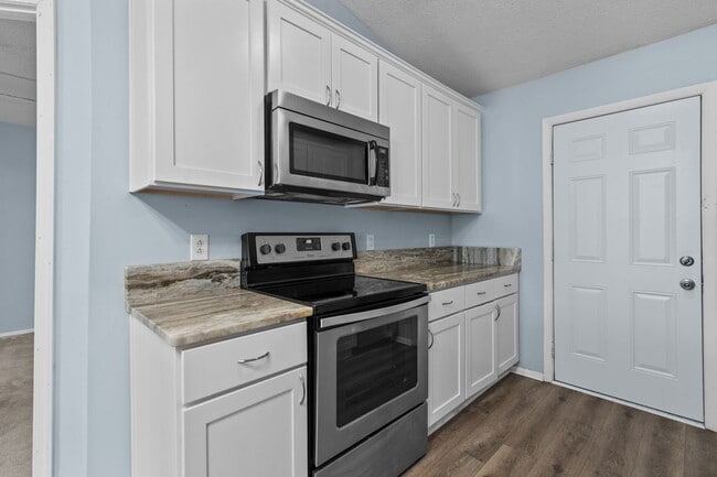 Foto del edificio - Virginia Beach End-Unit Townhome