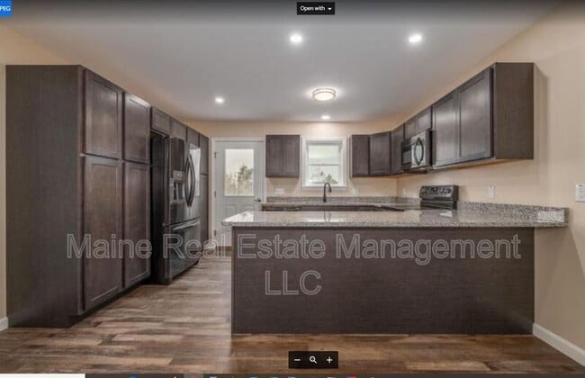 Building Photo - 221 Mountain Rd