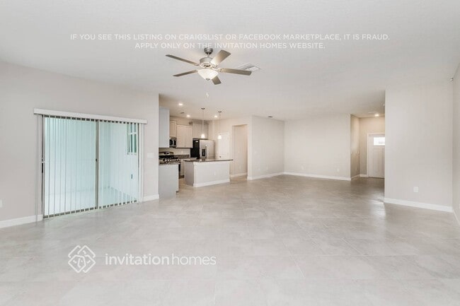 Building Photo - 2851 Coach Manors Way