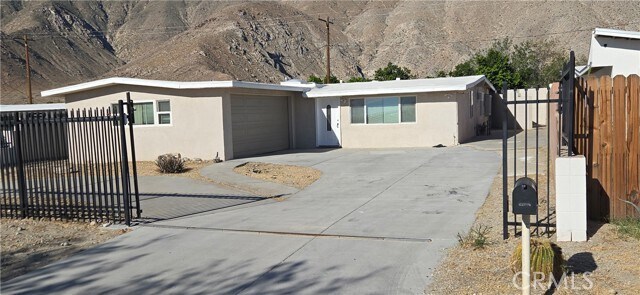 Foto del edificio - 21780 Snow View Dr