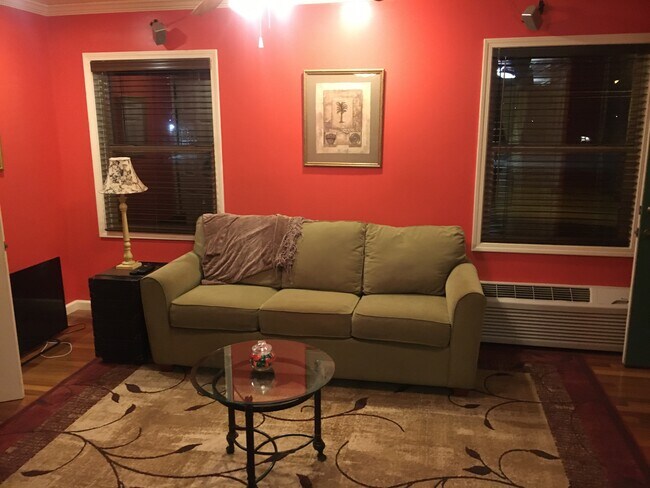 Sofá cama/cama - 2077 Davie Ave