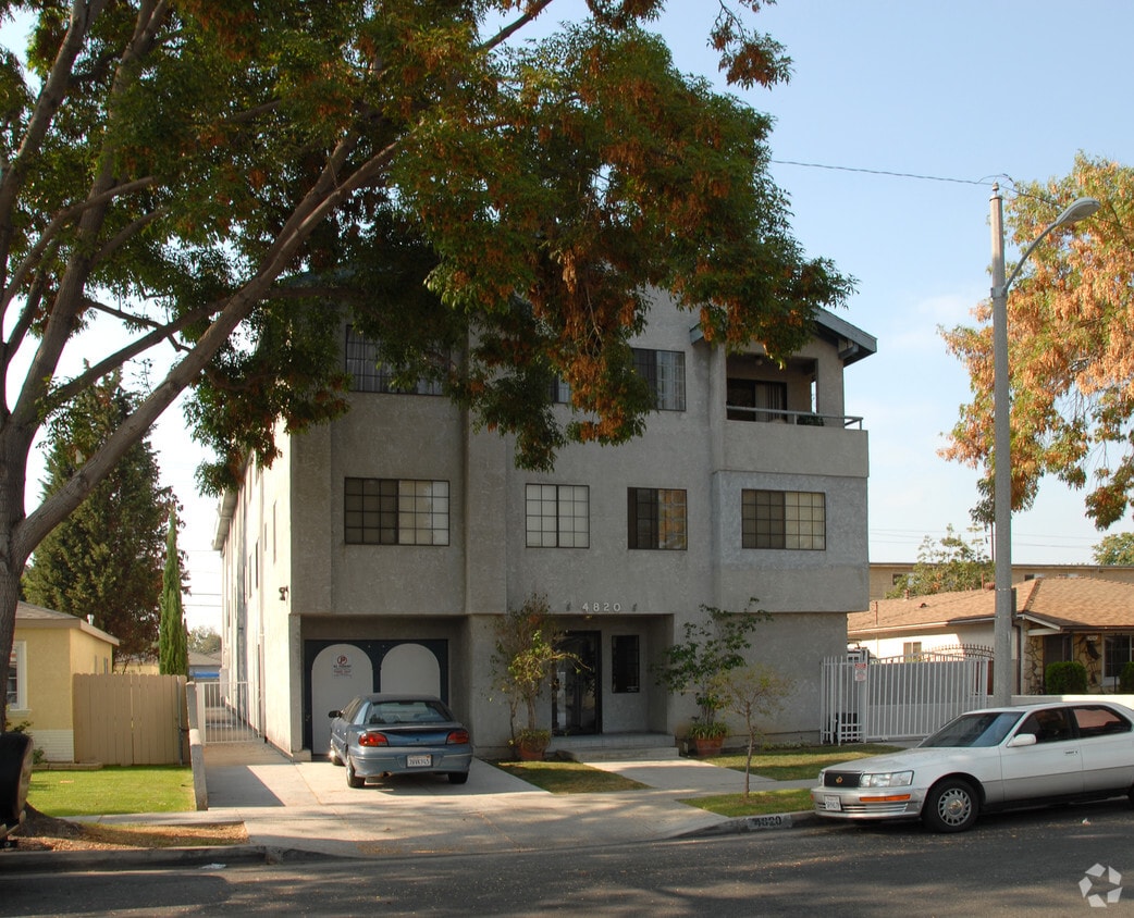 Building Photo - 4820 W 119th Pl