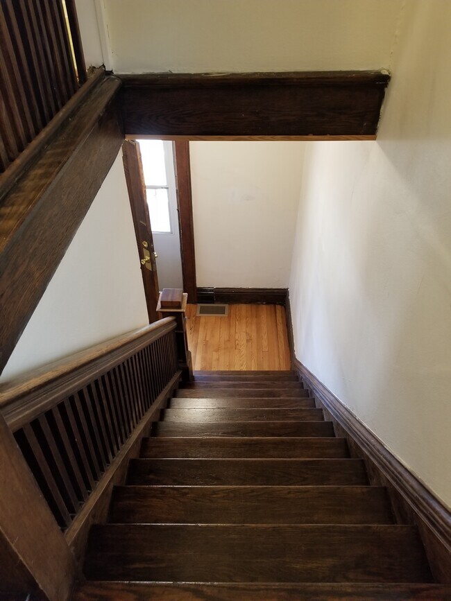 Building Photo - 109 S Randall Ave