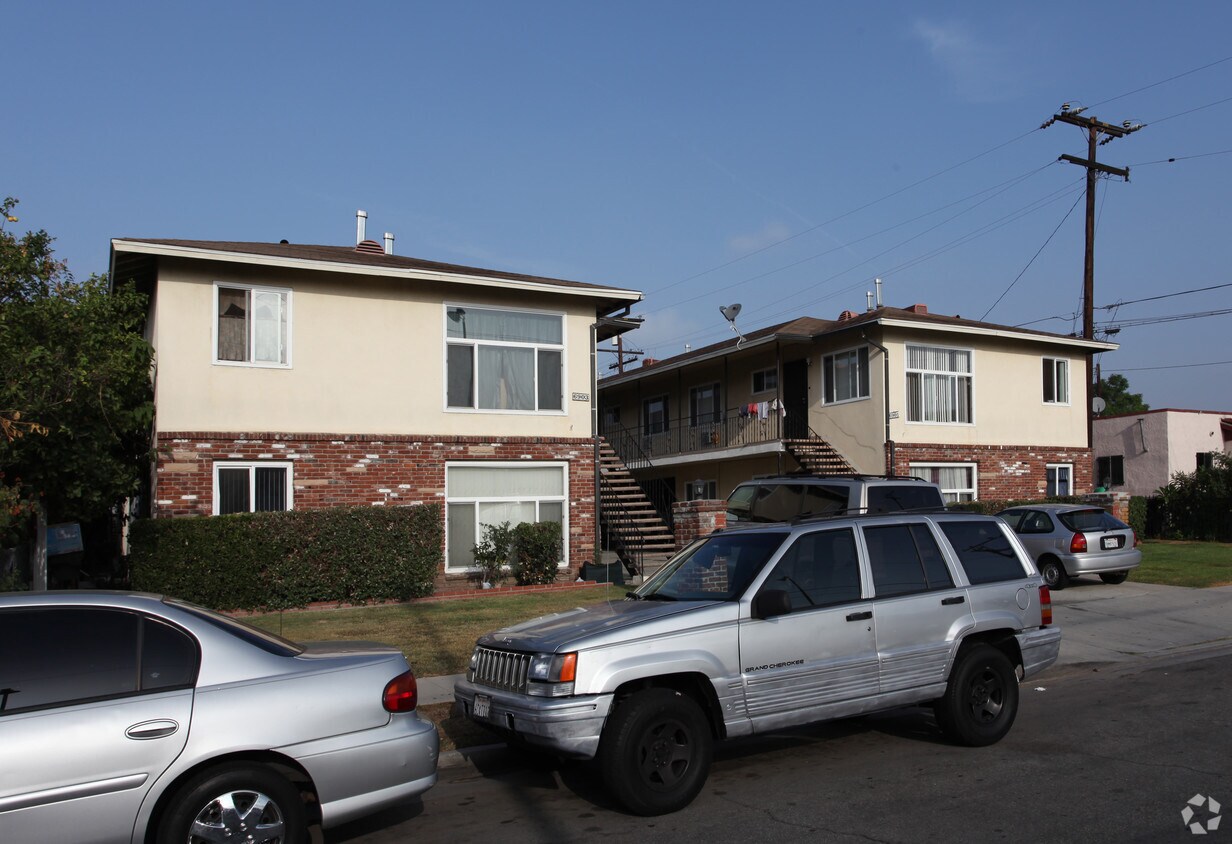Building Photo - 6901-6903 Flora Ave