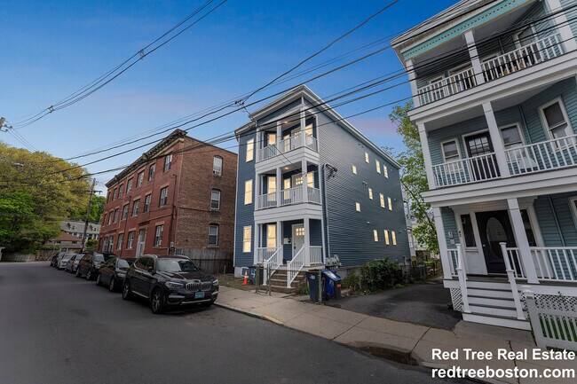 Building Photo - 47 Brackett St