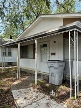 Building Photo - 1737 E Jarvis Ave