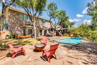 Building Photo - 1604 Hughes Dr