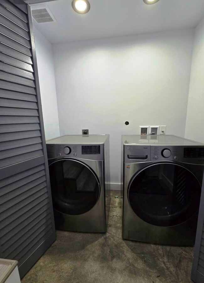 Building Photo - Brand new build! 2 bedroom, 1 bath apartment