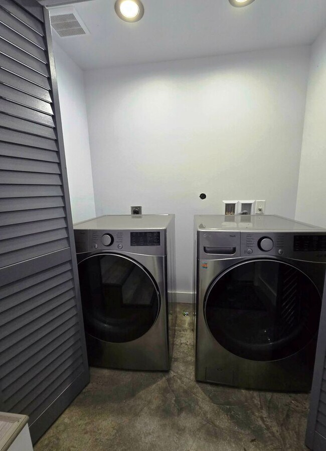 Foto del edificio - Brand new build! 2 bedroom, 1 bath apartment