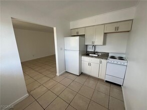 Building Photo - 2452 Stella St