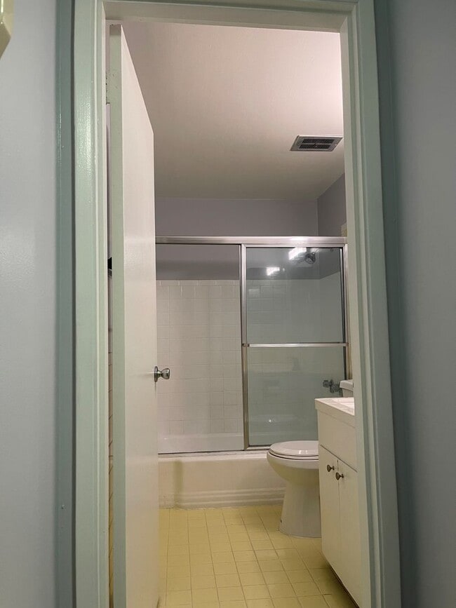Interior Photo - Bellevue Place Apartments