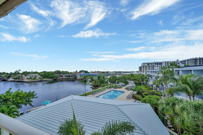 Foto del edificio - 646 Snug Harbor Dr