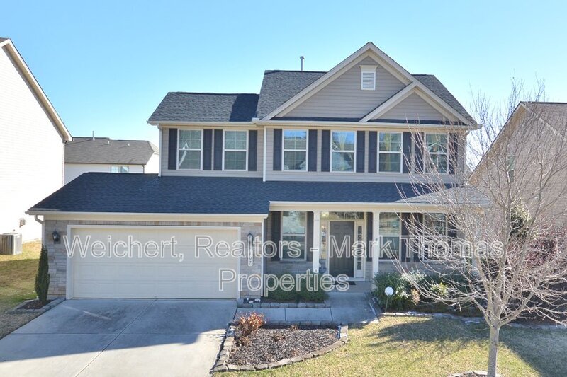 Foto principal - 407 Fairway Dr