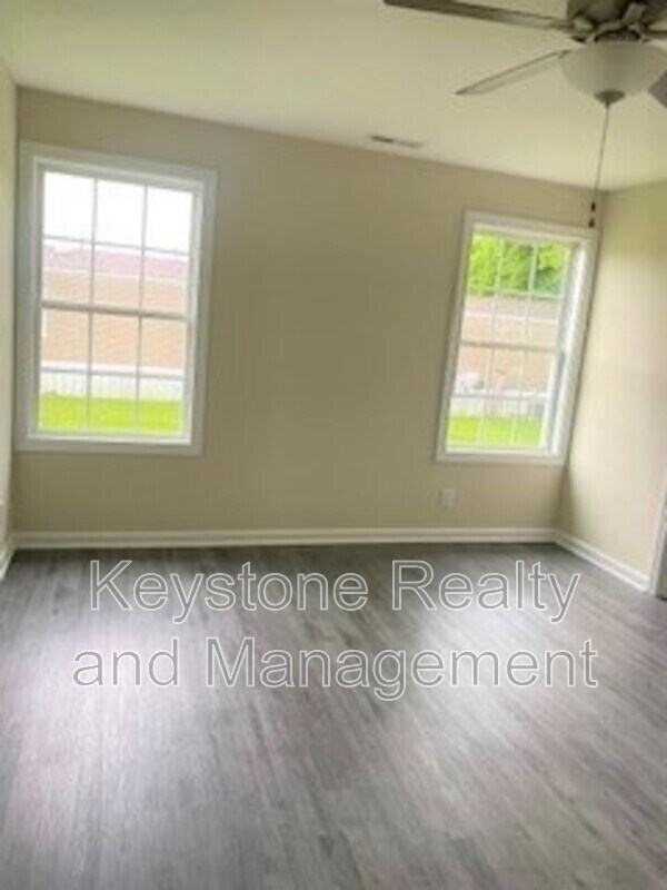 Foto del edificio - 129 Mace Ln