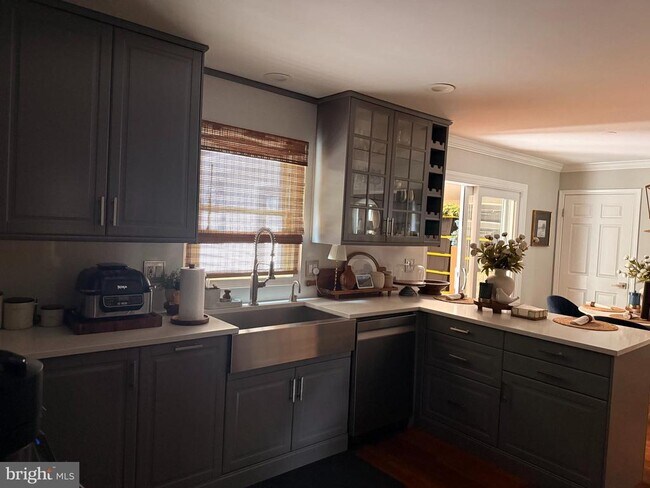 Foto del edificio - 204 Whispering Wind Ct SE